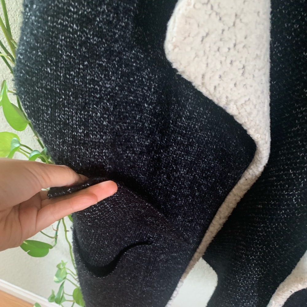 Cozy Cardigan - Picture 4 of 4